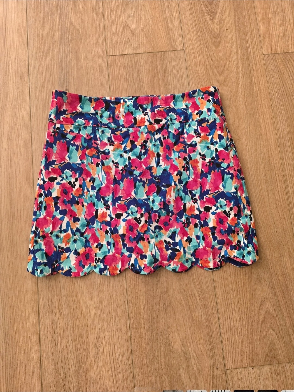 Attyre Multicolor Floral Scallop Hem Skort